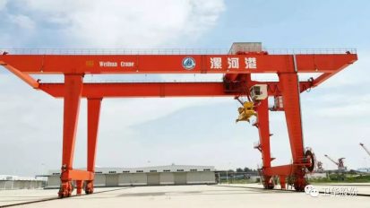   衛(wèi)華起重，飛天入海！